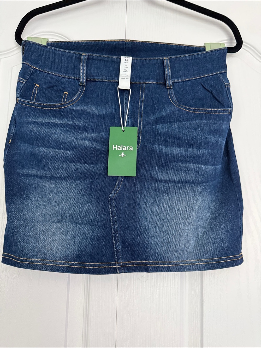 HALARA Dark Wash Denim Mini Skirt - Medium Regular
